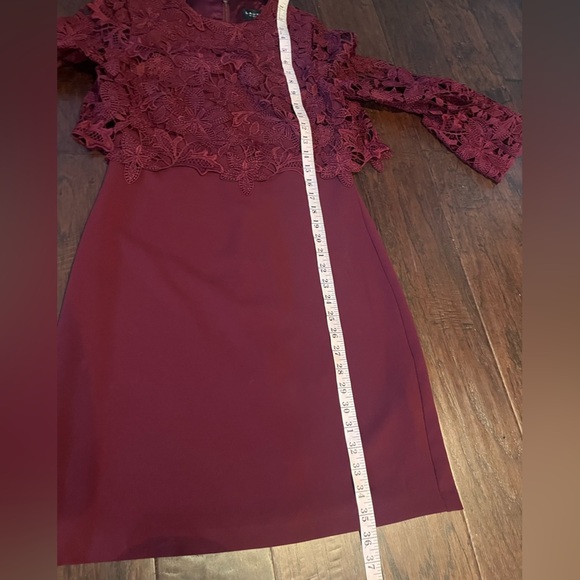 Laundry By Shelli Segal Red Sheath Dress with Bell Sleeves - Picture 6 of 9